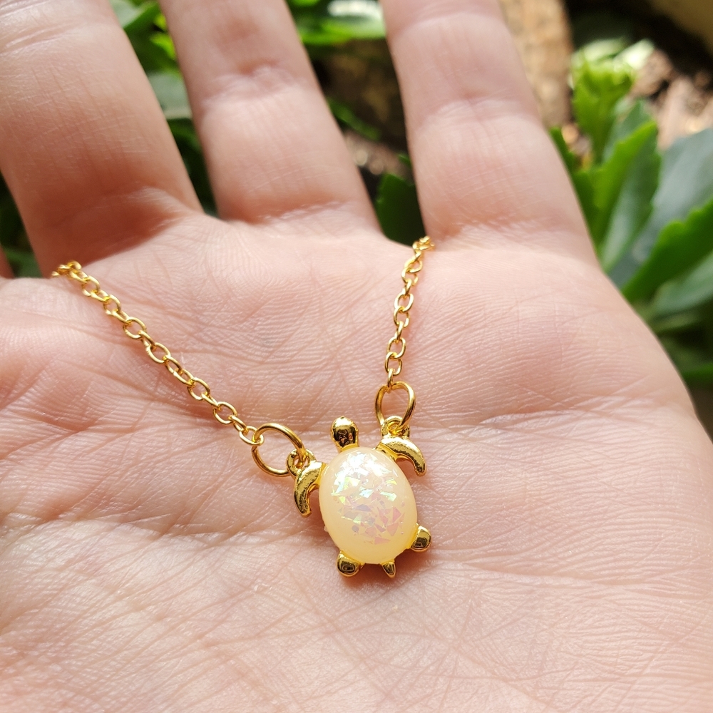 NWOT Gold Triplet Opal Turtle Necklace - Picture 4 of 15